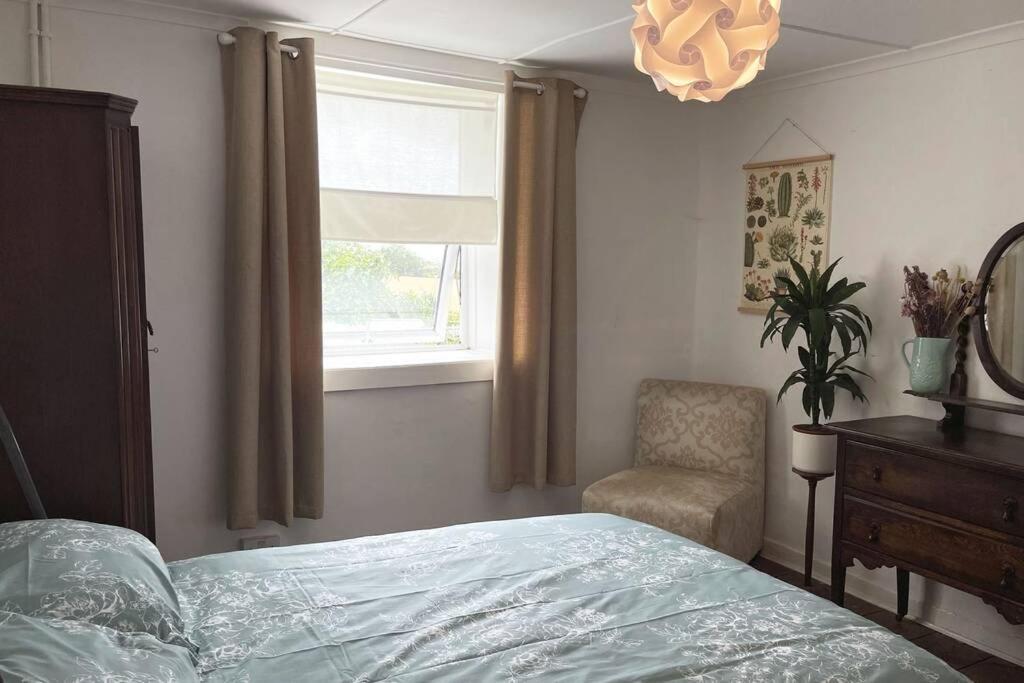 Cosy 2-Bedroom Family Cottage Centrally Located. Leedstown Kültér fotó
